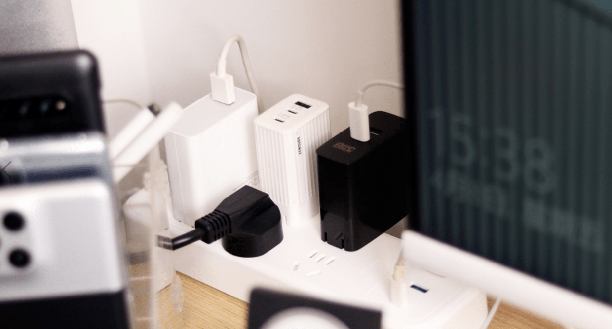 桌面插线板aigo排插上手体验pg电子中国网站总算找到满意的